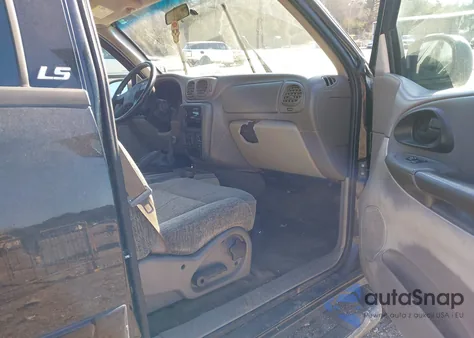 2002 Chevrolet Trailblazer Ls из США, поврежденный, VIN 1GNDS13S222152245